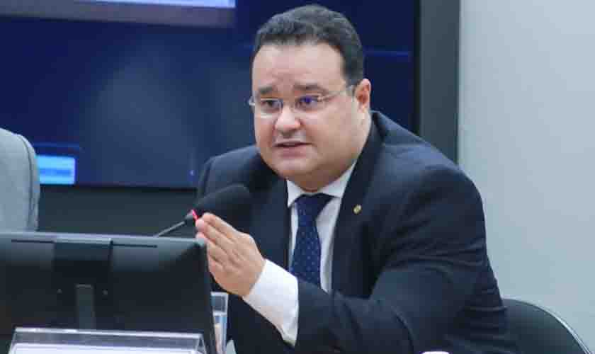 CCJ aprova proposta que veda fixação equitativa de honorários em causas com valores calculáveis