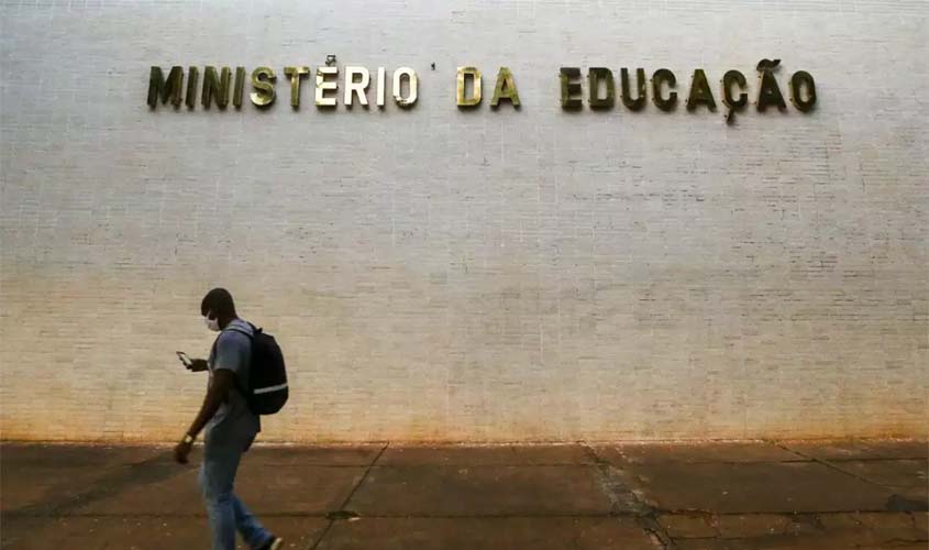 MEC informa desbloqueio de R$ 2 bilhões em orçamento das universidades