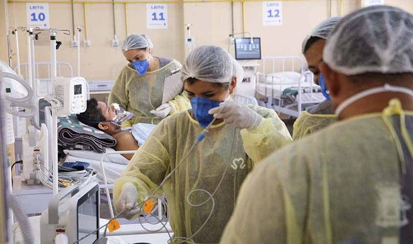 Senadores comemoram aprovação da PEC do piso da enfermagem na Câmara  