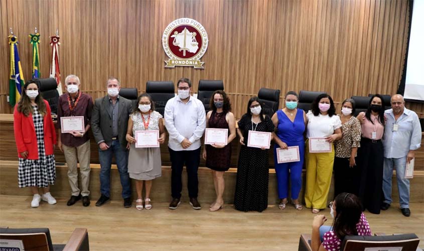 Homenagem: Colaboradores que vivenciaram marcos institucionais se despedem da carreira do MPRO