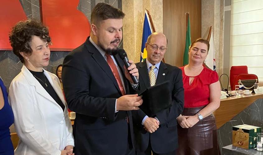 Conselho Seccional homenageia juiz federal Walisson Cunha e advogados Joice Level, João Bosco Machado de Miranda e Noel Nunes com moção de aplausos