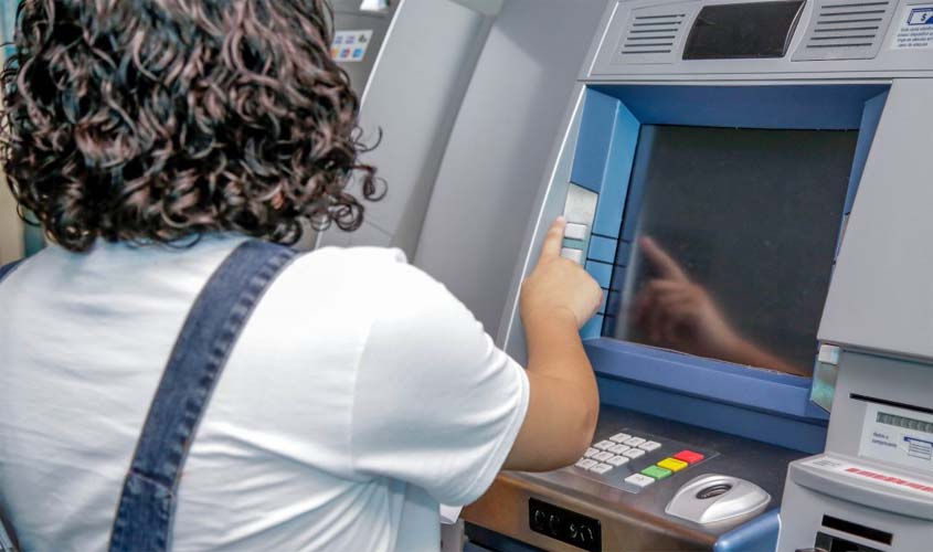 RO libera abono de R$ 5 mil para servidores da Educação