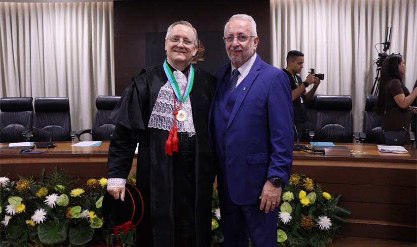 Adolfo Naujorks toma posse como desembargador do TJRO