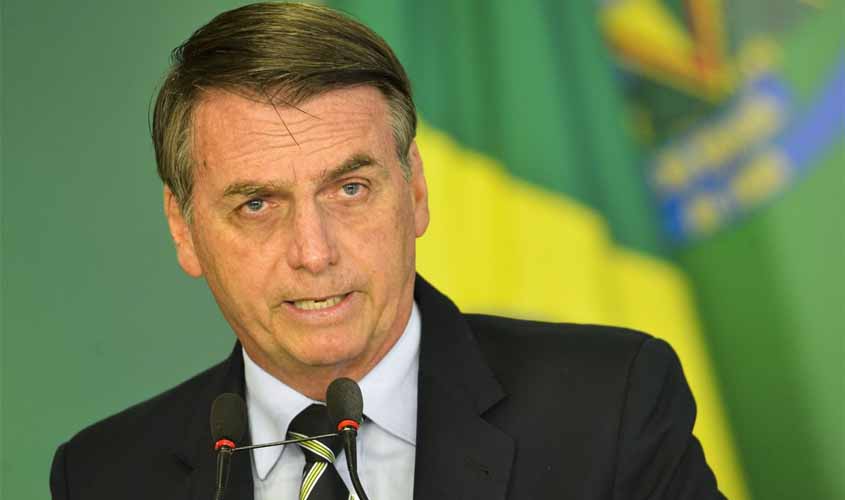 Bolsonaro assina MP para combater fraudes na Previdência