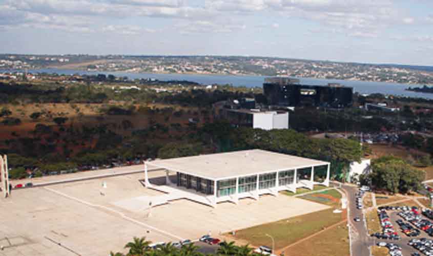 Decano decidirá sobre pedido de liminar contra decreto da posse de armas