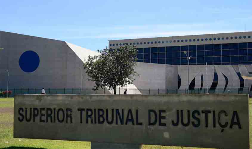 Sexta Turma nega liberdade a homem preso ao transportar 870 kg de maconha no Paraná