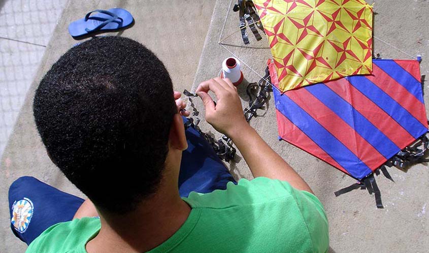 Projeto criminaliza uso e venda de linhas cortantes para pipas