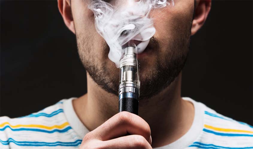 Consumo de tabaco cai, mas jovens 'migram' para cigarro eletrônico