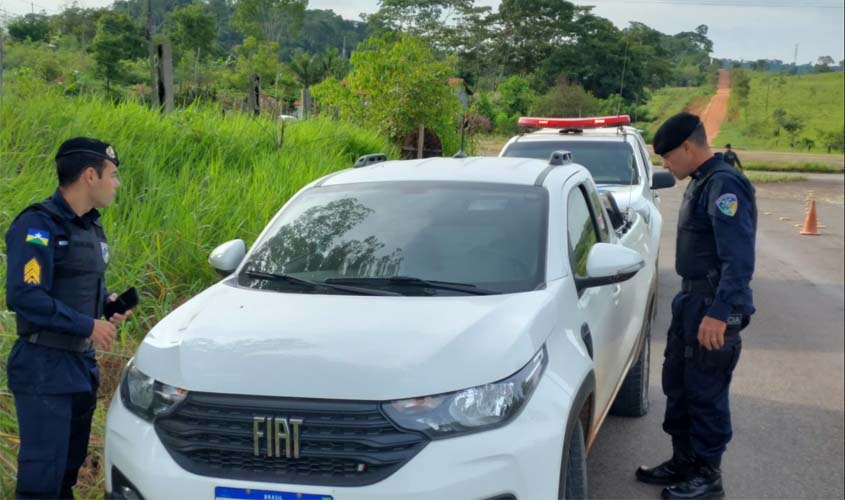 Polícia Militar recuperar mais um veículo furtado