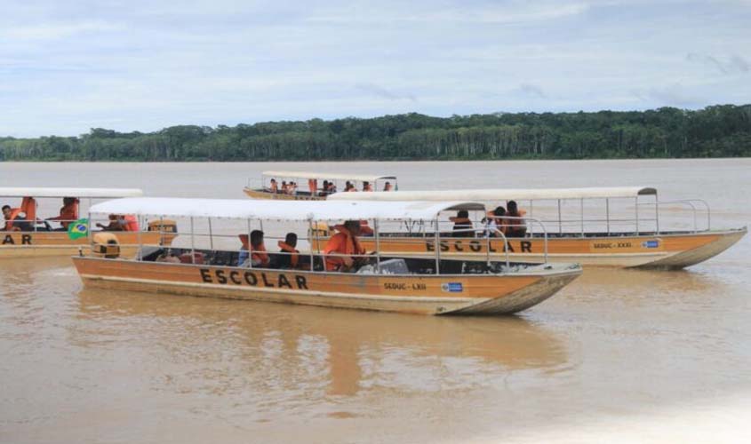 Governo de Rondônia entrega embarcações para transporte de estudantes às comunidades ribeirinhas 