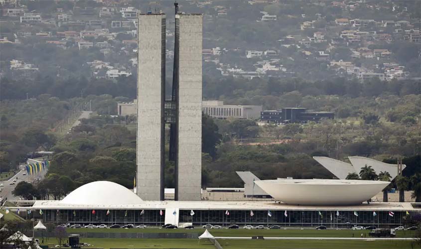Lula sanciona reajuste salarial do Legislativo com vetos