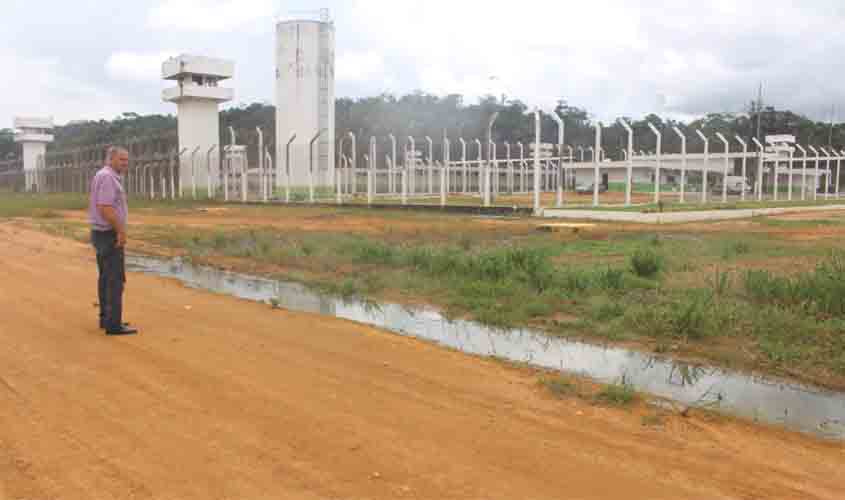 Adelino Follador exige do secretário da Sejus providências imediatas no Presídio de Ariquemes