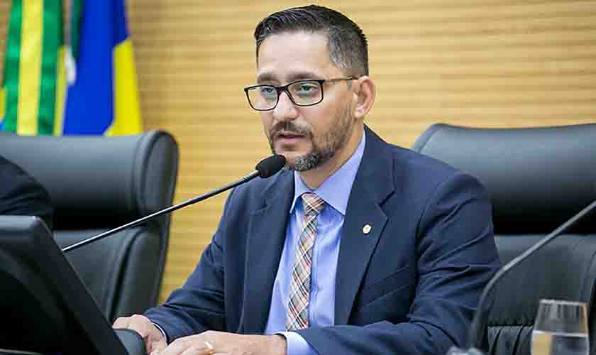 Atendendo solicitação do deputado Anderson, DNIT realiza serviço de sinalização na BR-364, em Rondônia