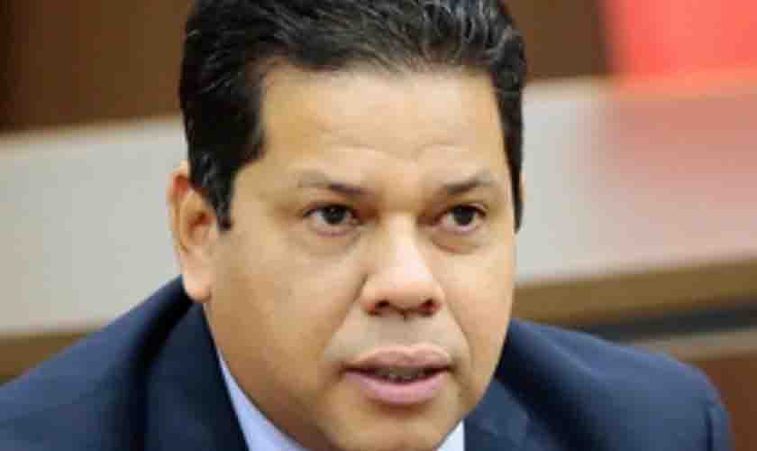 PCCR de classes avança e cálculos da previdência são feitos, mas Jair Montes pede urgência para envio à ALE