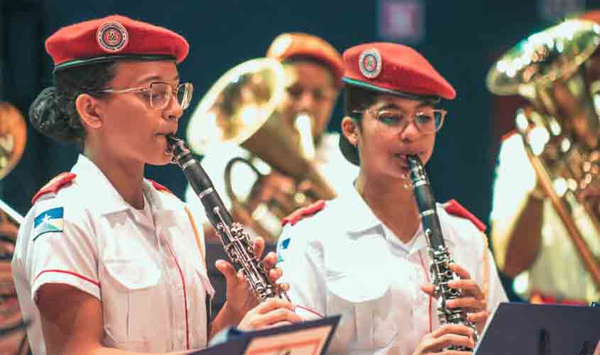 Projeto 'Jovens que Brilham' abre inscrições para talentos de 15 a 29 anos nas categorias de canto, dança ou instrumental