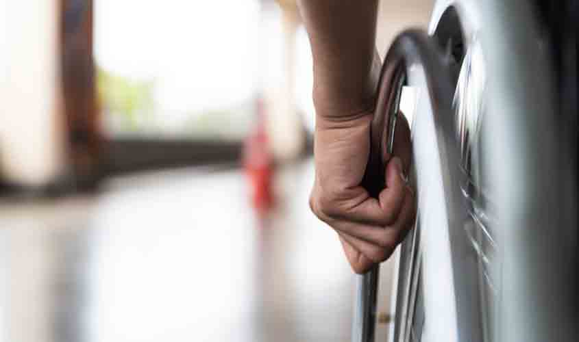 Motorista de caminhão que ficou paraplégico em acidente terá ressarcimento de despesas futuras