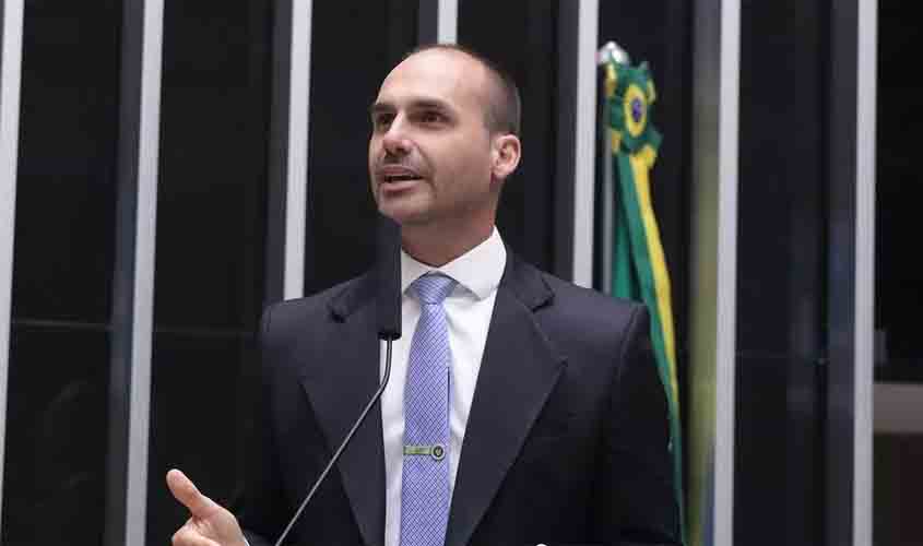 Decisão de Eduardo Bolsonaro não foi comunicada à cúpula do PL e gera indignação
