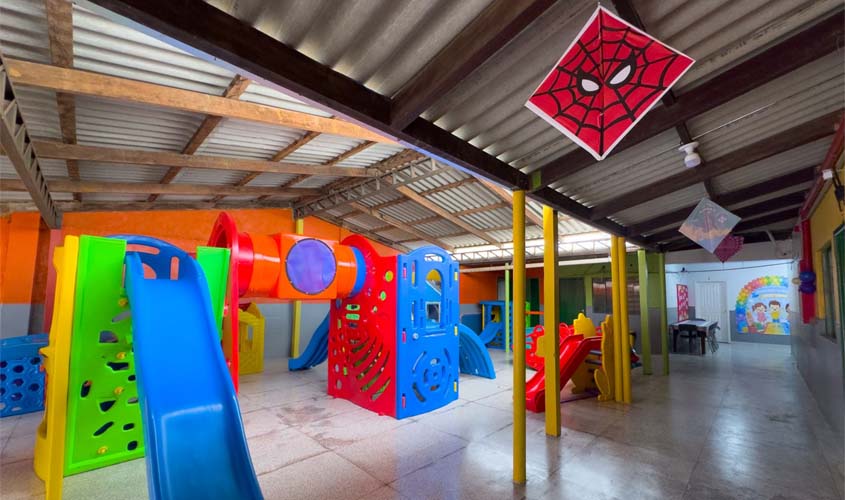 Escola Voo do Juriti reabre renovada na zona Leste