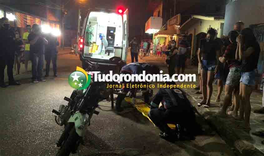 Casal fica gravemente ferido após bater na porta de carro 