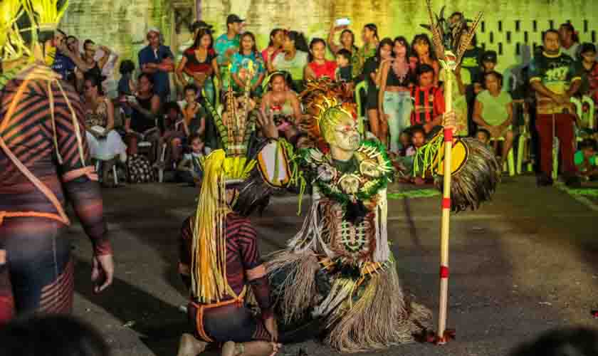 Arte no Entardecer reúne famílias em especial de Páscoa