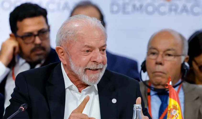 Lula defende fim da escala 6x1 e critica desigualdade