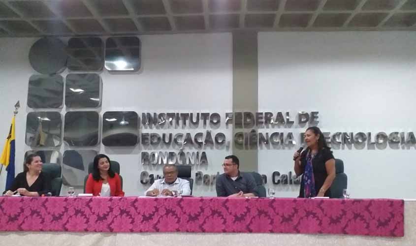 Prefeitura e Ifro entregam certificados para cuidadoras infantis e cuidadoras de idosos