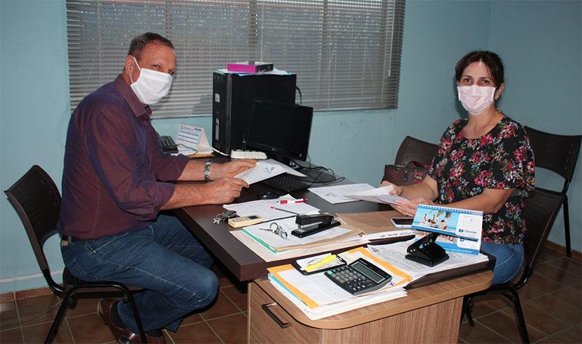 Deputado Adelino Follador recebe reivindicações sobre a suspensão da lei dos consignados