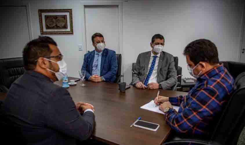 Inclusão da advocacia no grupo prioritário de imunização contra a Covid-19 é tema de reunião entre OABRO e deputado Jair Montes