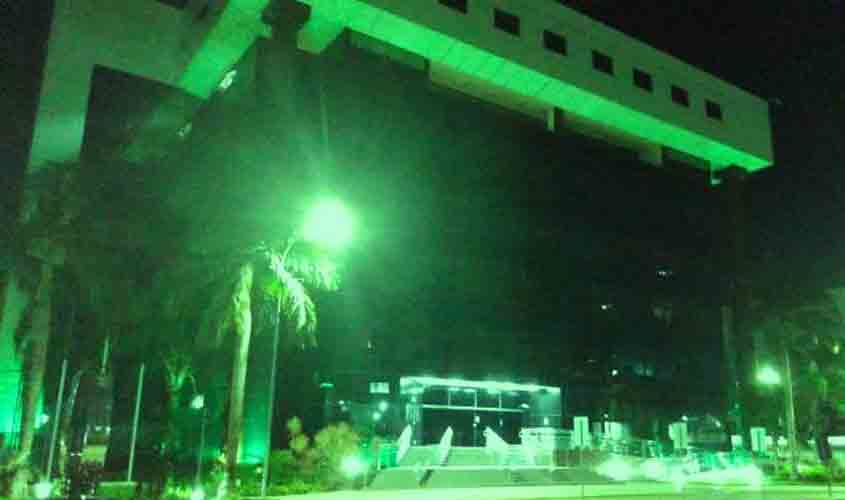 TJRO ganha iluminação verde em alusão à campanha de combate ao glaucoma