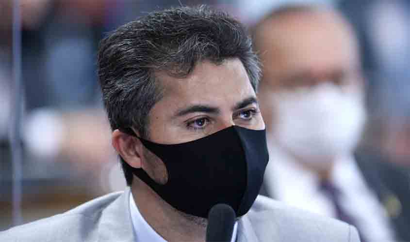 Ernesto Araújo nega impasse com governo chinês na compra de insumos e vacinas contra a Covid-19