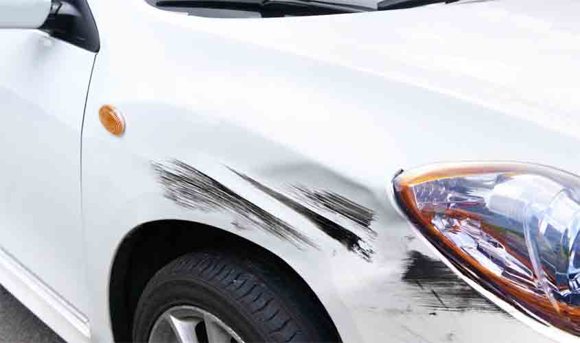 Empresa é condenada por descontar de salários o conserto de avarias em carros