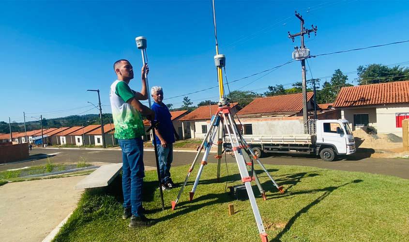 Prefeitura de Jaru atende solicitação de base aliada da câmara de vereadores e realiza delimitação de terrenos no Residencial Primavera