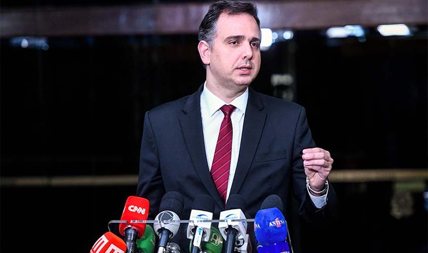 PEC e projeto de lei 'fecham porteira' dos supersalários, diz Pacheco  