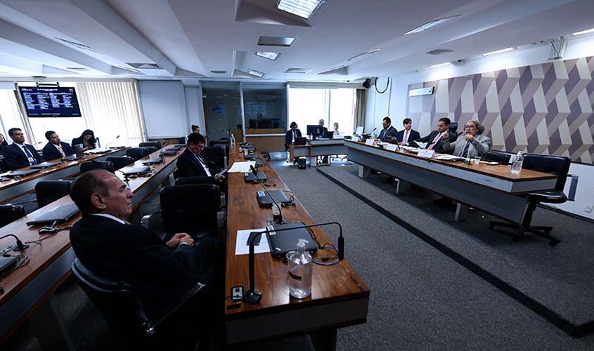 Debatedores divergem sobre favorecimento do réu em decisão penal com empate  