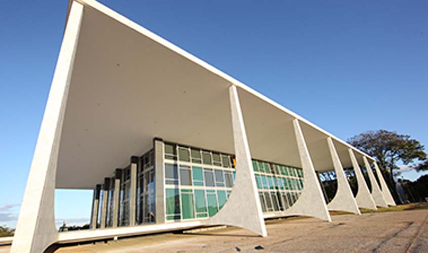 STF mantém submissão de aposentadoria de magistrados ao regime de previdência dos servidores