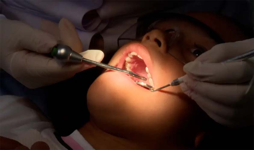 Julho Neon reforça conscientização sobre saúde bucal