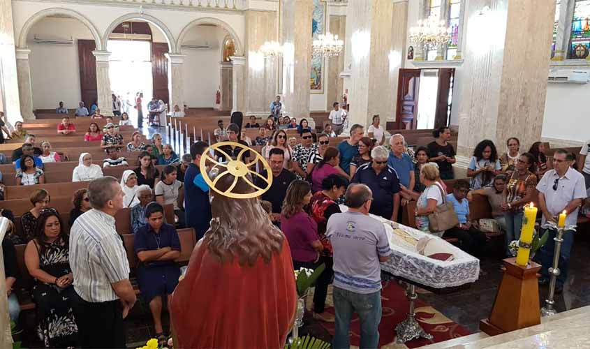 Corpo de Dom Moacyr Grechi está sendo velado na Catedral Metropolitana de Porto Velho desde às 6 da manhã