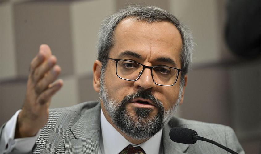 Em vídeo, Weintraub anuncia que deixa Ministério da Educação