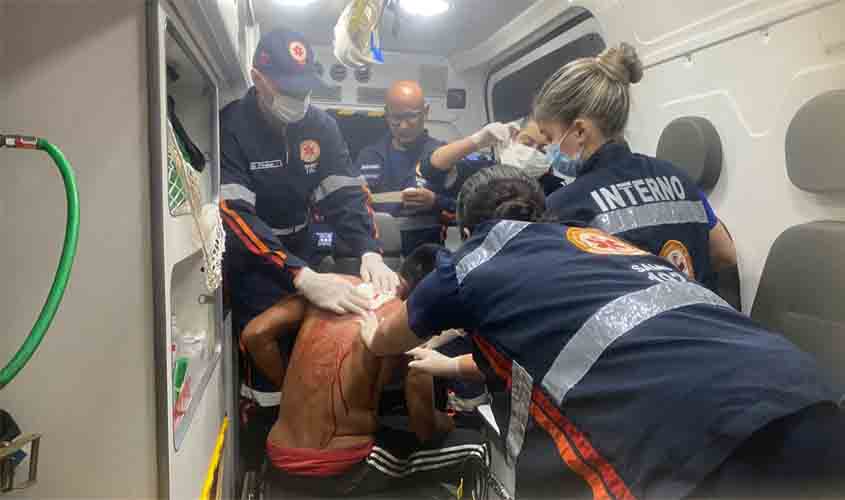 Morador de rua sofre tentativa de homicídio a facadas no centro de Porto Velho