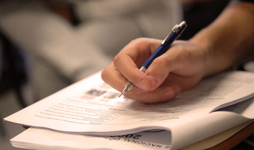 Universidade poderá ser proibida de reter diploma por inadimplência de aluno