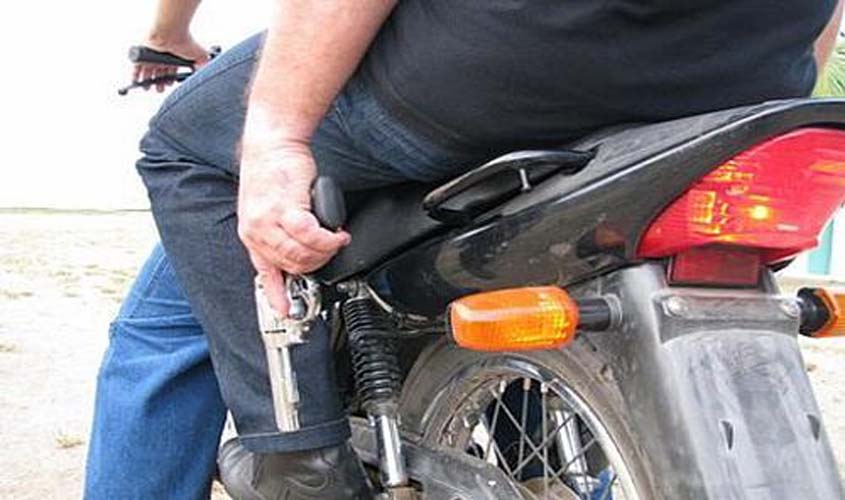 Homem saca 5 mil em banco e é roubado na porta de casa