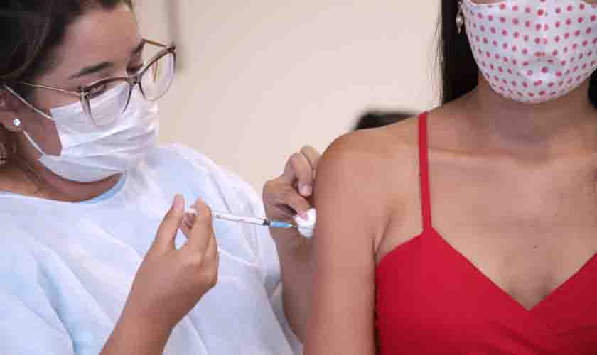 Porto Velho vacina pessoas acima de 34 anos nesta segunda-feira (19)