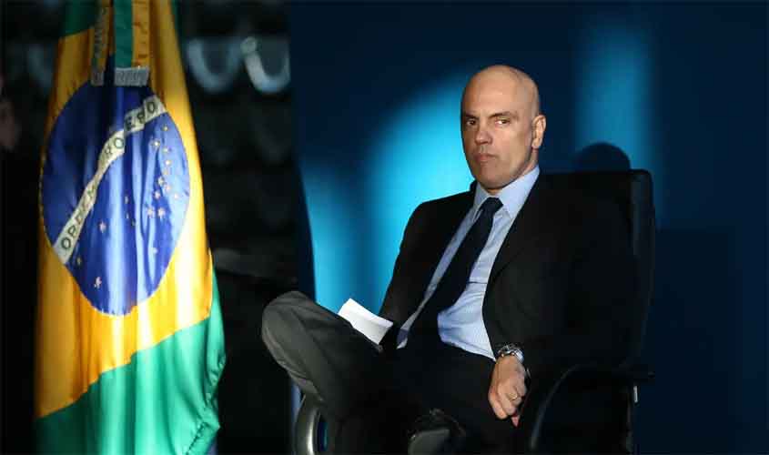 Bolsonaro fez flagrante confissão de obstrução de Justiça, diz Moraes