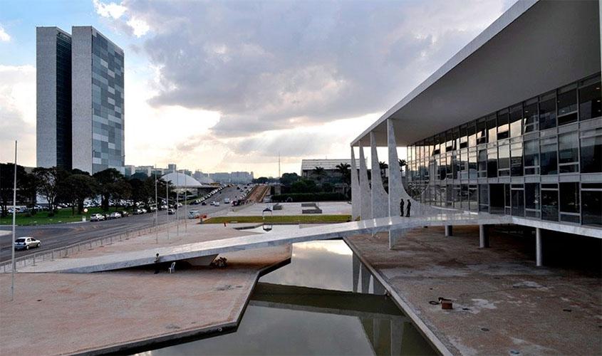 Dispensa de licitação para serviços jurídicos e contábeis agora é lei