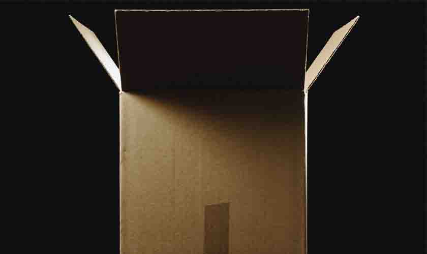 Bancária que não levou a família ao mudar de cidade receberá adicional de transferência