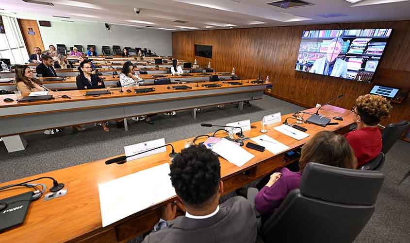 CDH vota direito da mulher de se ausentar de audiência com agressor