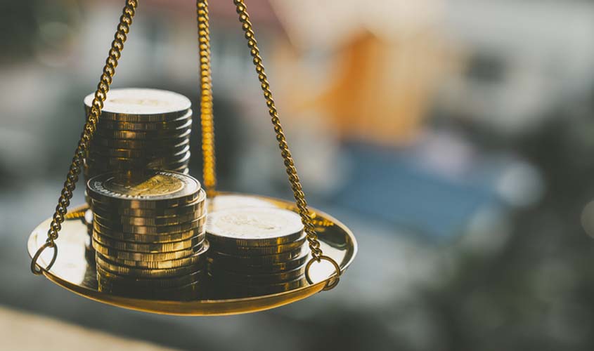 Advogado de banco recupera salário após ação