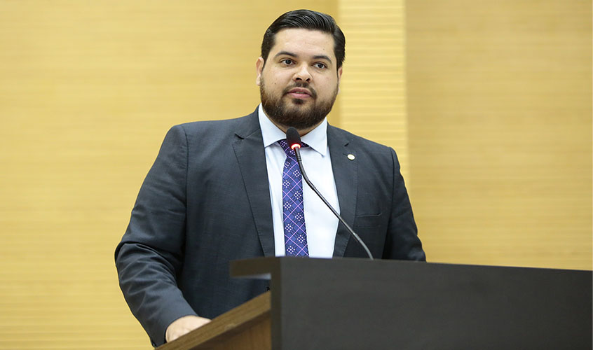 Jean Oliveira concede título de Cidadão Honorário de Rondônia ao comandante Dezival 