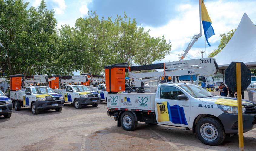 Prefeitura recebe nova frota de veículos e embarcação para atender regiões do município
