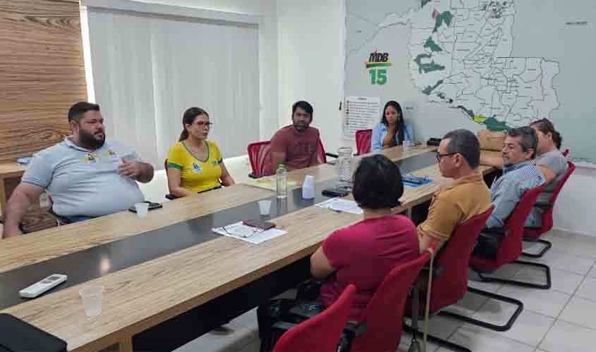 Em reunião com representantes do Sindicatos dos Professores, Juíza Euma Tourinho firma compromisso de melhorias no setor